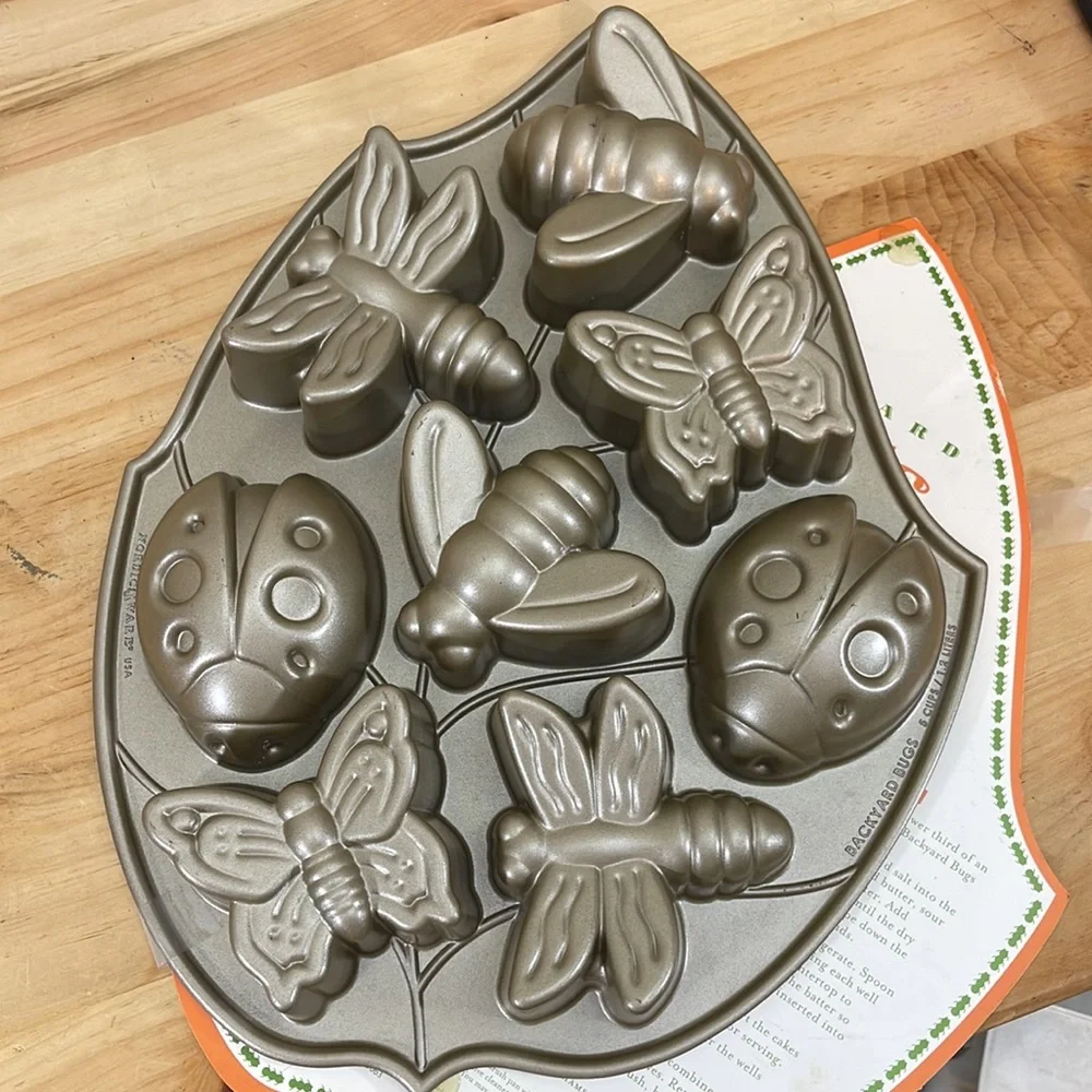 Williams Sonoma Nordic Ware cakelet pan